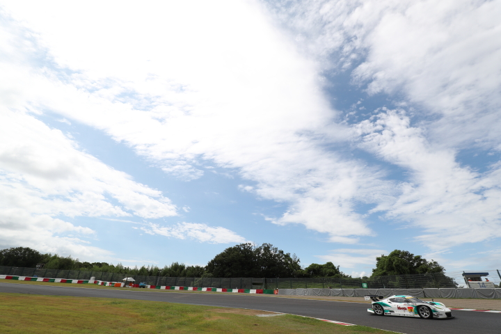 公式練習: 高橋一穂／加藤寛規／牧野任祐組（シンティアム・アップル・ロータス）