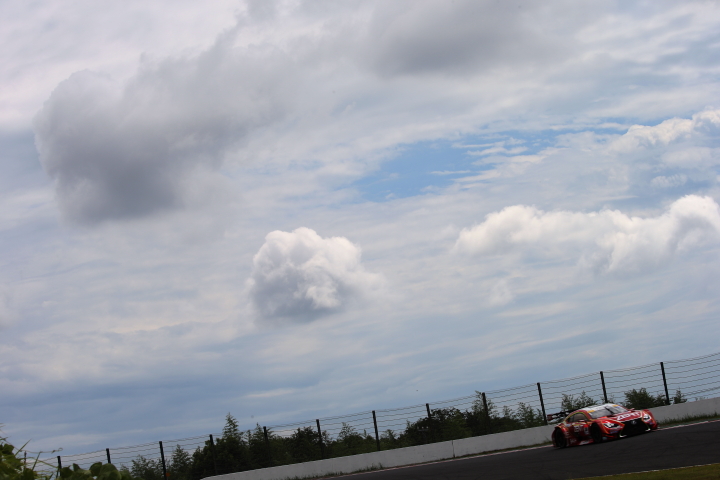 公式練習: 立川祐路／石浦宏明組（ZENT CERUMO RC F）