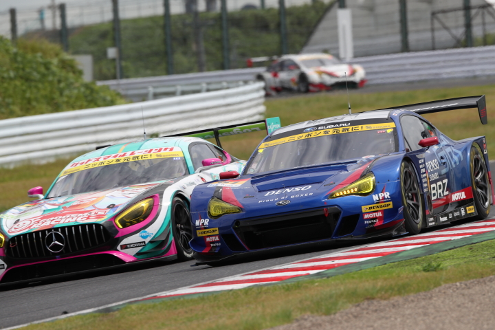 サーキットサファリ: 片岡龍也組（グッドスマイル初音ミクAMG）と井口卓人（SUBARU BRZ R&D SPORT）