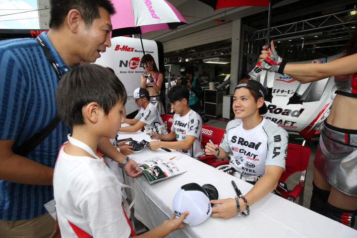 ピットウォーク: 高星明誠（MOLA）