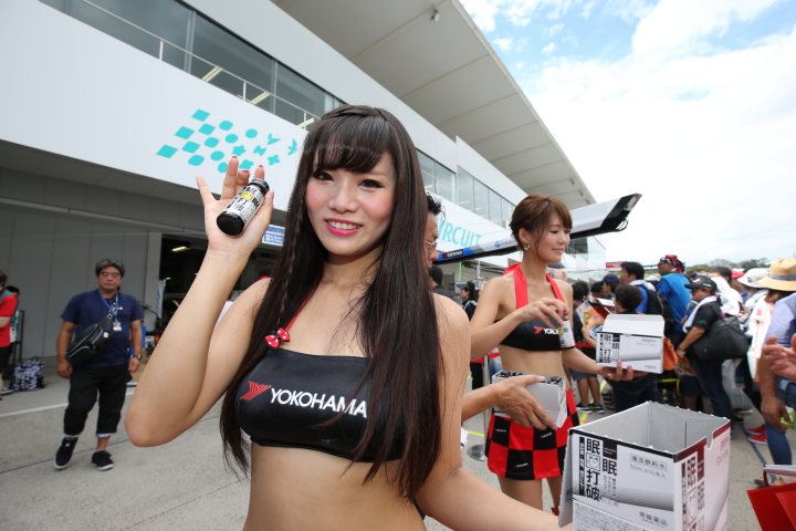 ピットウォーク: レースクイーン