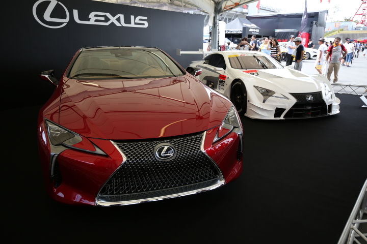 2017年用新型GT500: LEXUS LC500