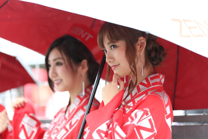 ピットウォーク: レースクイーン