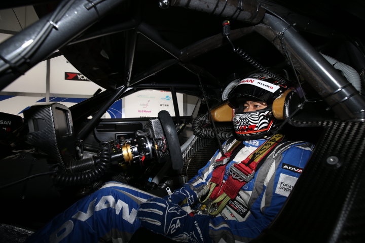 スタート進行: 柳田真孝（フォーラムエンジニアリングADVAN GT-R）