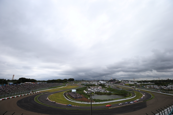 決勝レース: 1000km先のゴールを目指してスタートが切られた