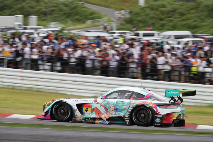 決勝レース: 片岡龍也（グッドスマイル初音ミクAMG）