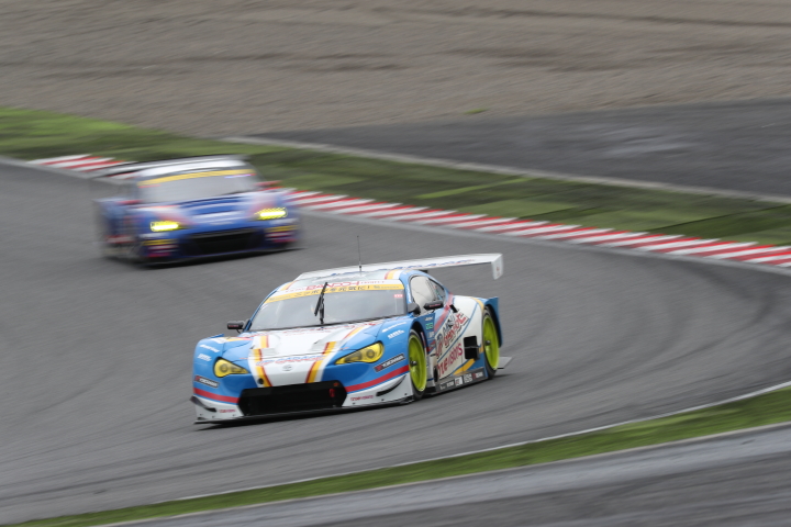 決勝レース: 中山友貴（UPGARAGE BANDOH 86）