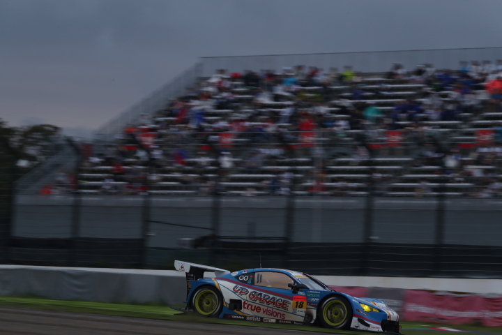 決勝レース: 中山友貴／山田真之亮組（UPGARAGE BANDOH 86）