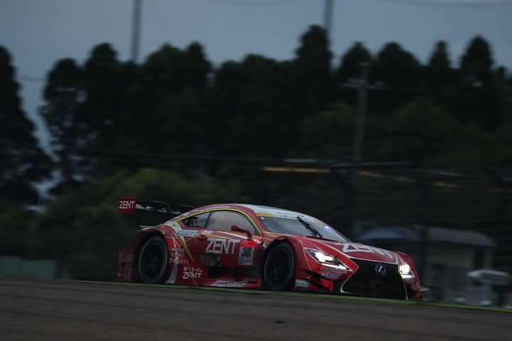 決勝レース: 石浦宏明（ZENT CERUMO RC F）