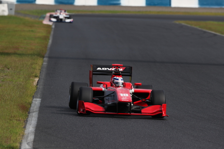 フリー走行: 塚越広大（REAL SF14）