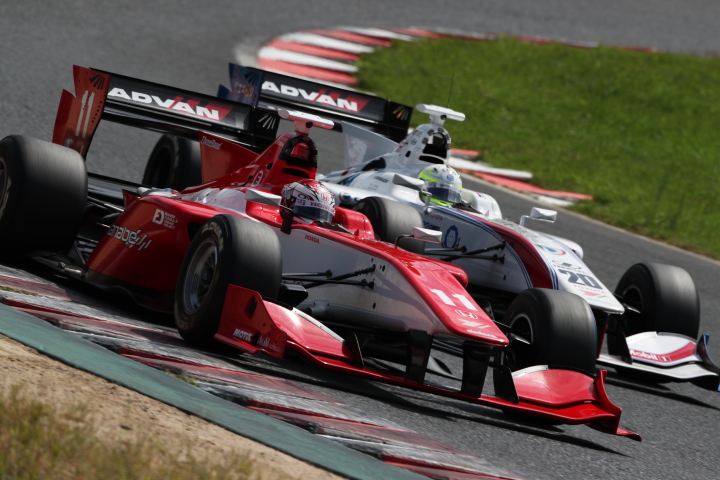 レース1公式予選: 伊沢拓也（REAL SF14）と関口雄飛（ITOCHU ENEX TEAM IMPUL SF14）