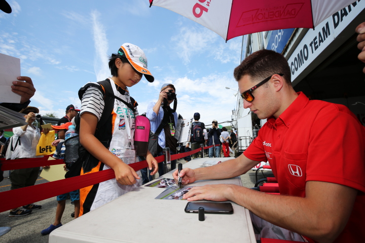 ピットウォーク: ストフェル・バンドーン（DOCOMO TEAM DANDELION RACING）