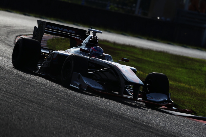 レース1決勝: 国本雄資（P.MU/CERUMO・INGING SF14）