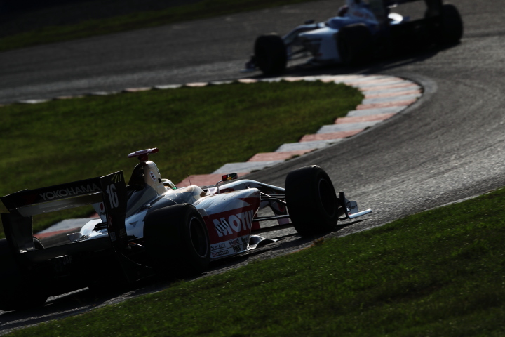 レース1決勝: 山本尚貴（TEAM無限SF14）