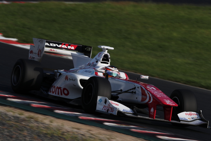 レース1決勝: ストフェル・バンドーン（DOCOMO DANDELION M41S SF14）