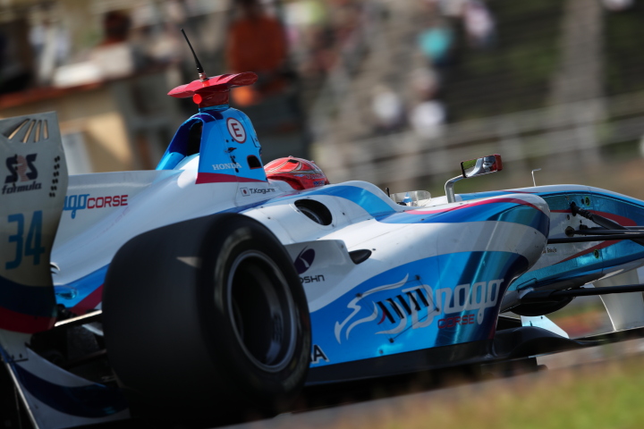 レース2決勝: 小暮卓史（DRAGO CORSE SF14）