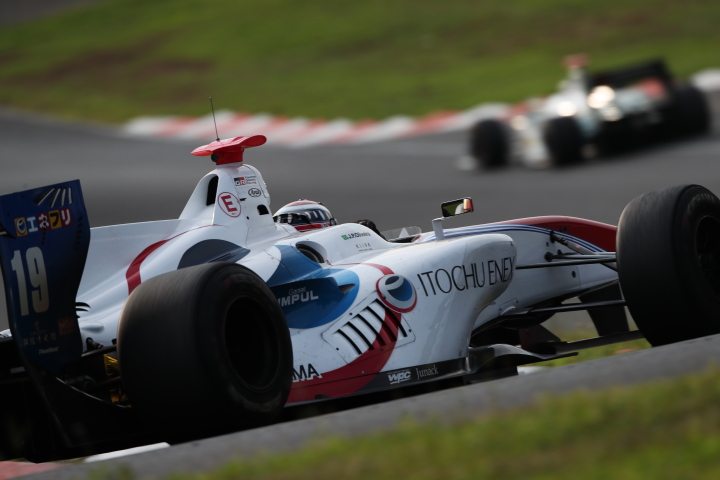 レース2決勝: ジョアオ・パオロ・デ・オリベイラ（ITOCHU ENEX TEAM IMPUL SF14）