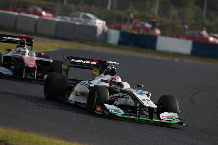 レース2決勝: 中嶋一貴（VANTELIN KOWA TOM’S SF14）