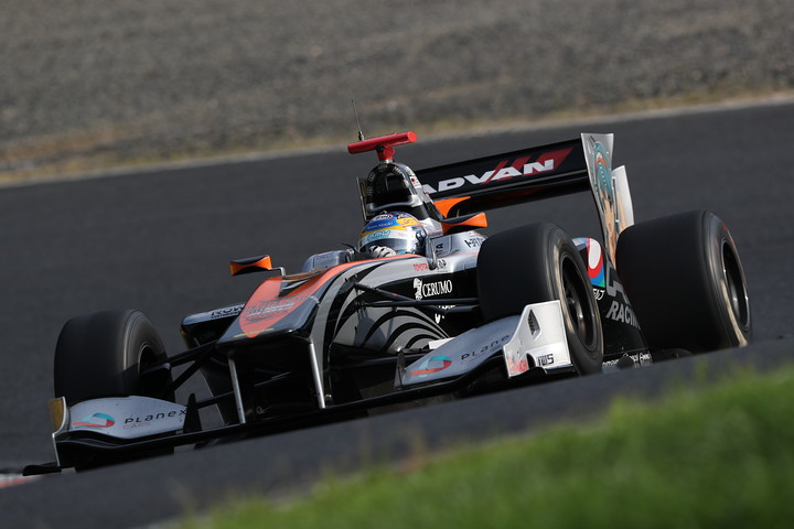 決勝レース2: 決勝3位は石浦宏明（P.MU/CERUMO・INGING SF14）