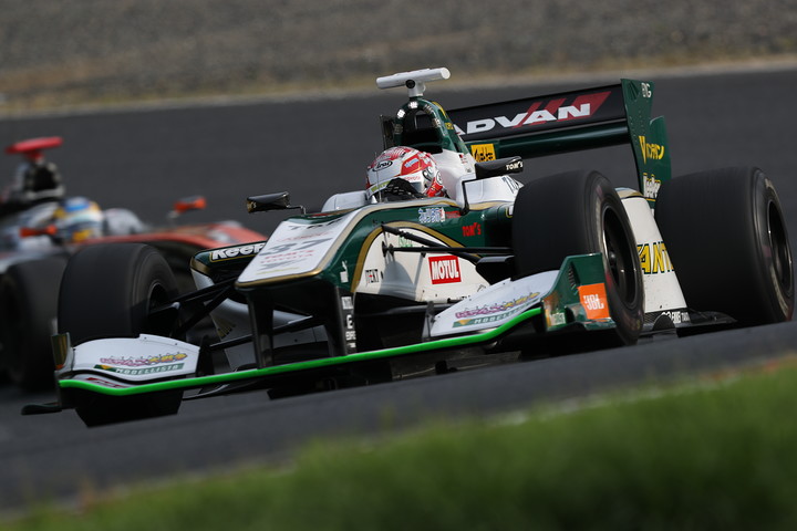 決勝レース2: 決勝2位は中嶋一貴（VANTELIN KOWA TOM’S SF14）