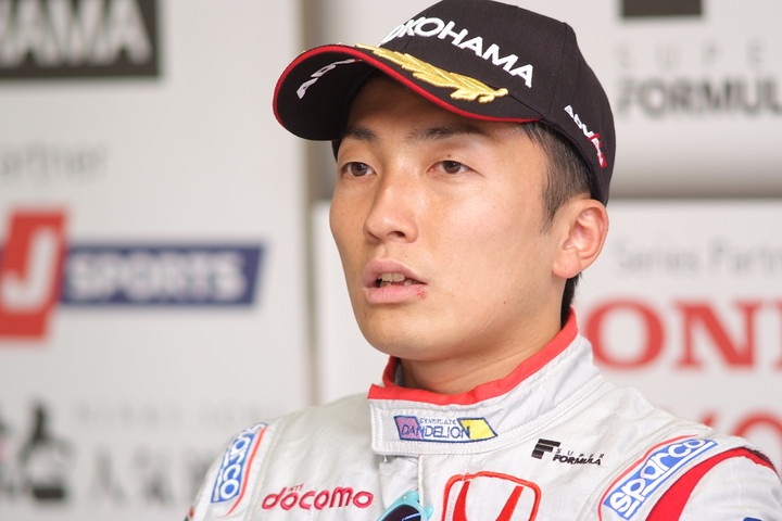 レース2予選記者会見: ポールポジションの野尻智紀（DOCOMO TEAM DANDELION RACING）