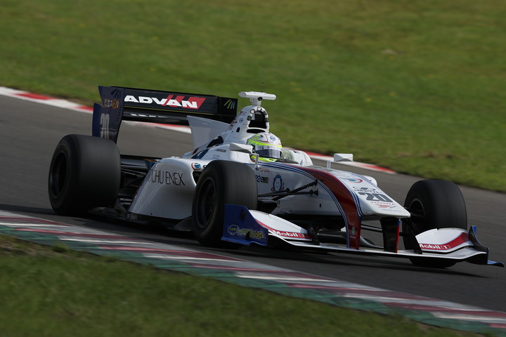 フリー走行2回目: 3位は関口雄飛（ITOCHU ENEX TEAM IMPUL SF14）