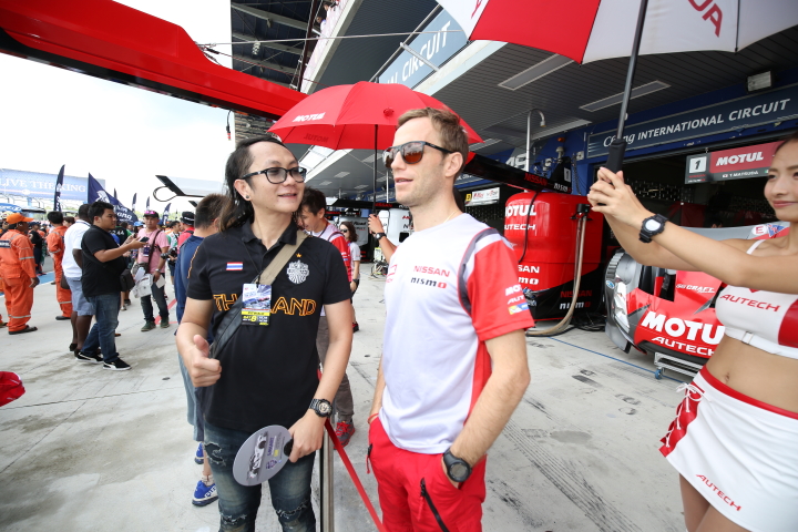 ピットウォーク: ロニー・クインタレッリ（NISMO）