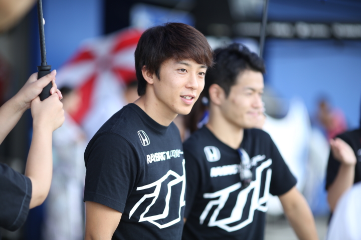 ピットウォーク: 伊沢拓也（TEAM KUNIMITSU）