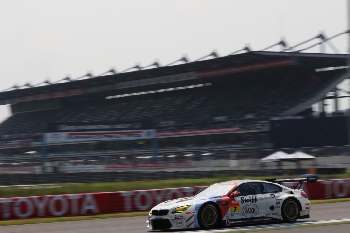 フリー走行: ヨルグ・ミューラー／荒聖治組（Studie BMW M6）