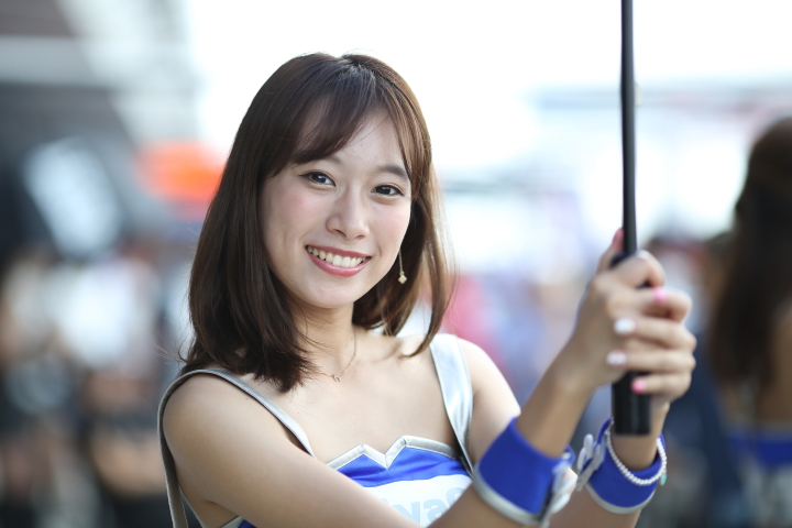 ピットウォーク: レースクイーン