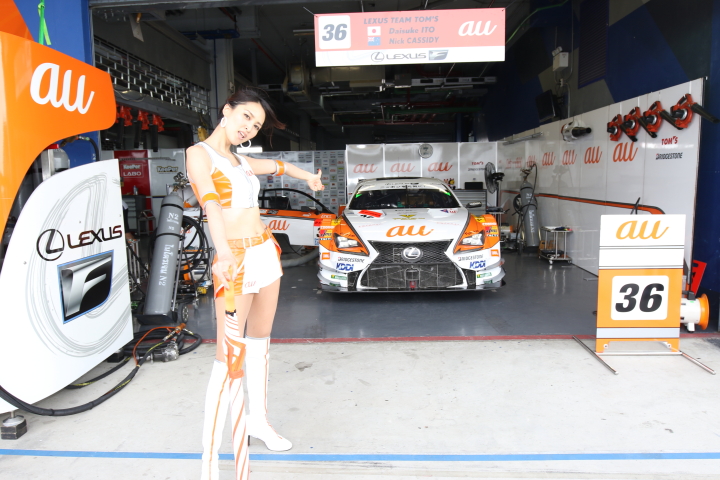 ピットウォーク: レースクイーン