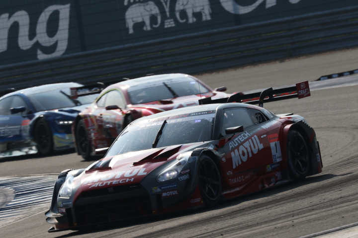 決勝レース: ロニー・クインタレッリ（MOTUL AUTECH GT-R）