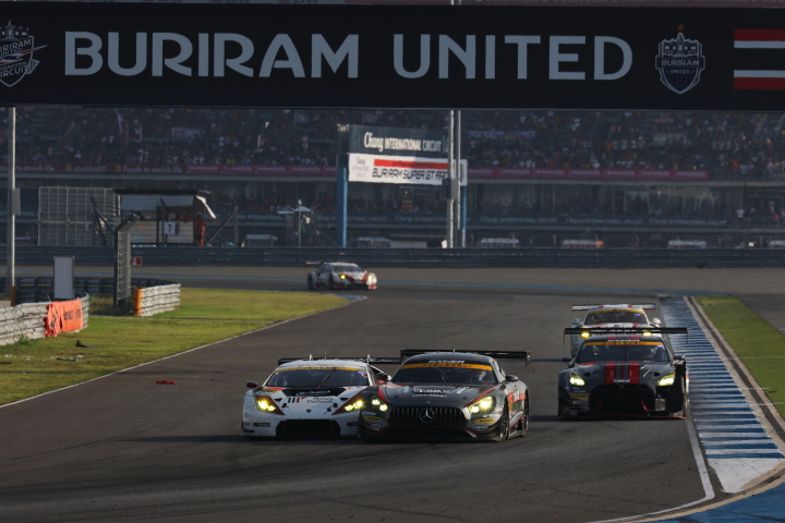 決勝レース: 平峰一貴（マネパランボルギーニGT3） vs 平中克幸（GAINER TANAX AMG GT3）