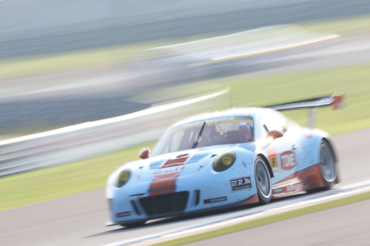 決勝レース: 吉田広樹（GULF NAC PORSCHE 911）