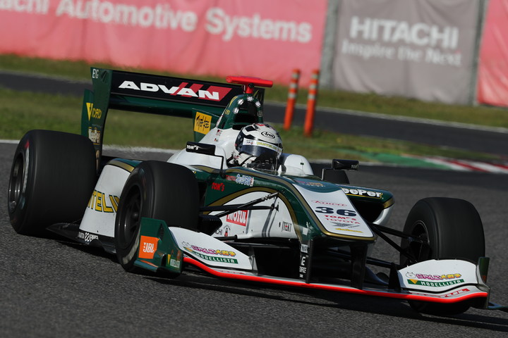 レース1決勝: 2位はアンドレ・ロッテラー（VANTELIN KOWA TOM’S SF14）