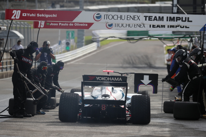 フリー走行: ジョアオ・パオロ・デ・オリベイラ（ITOCHU ENEX TEAM IMPUL SF14）