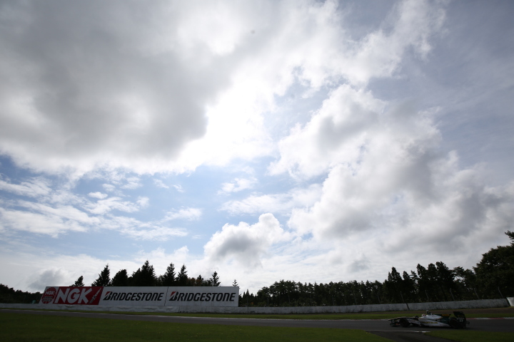 フリー走行: 中嶋一貴（VANTELIN KOWA TOM’S SF14）