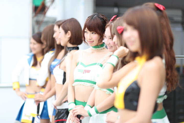 ピットウォーク: レースクイーン