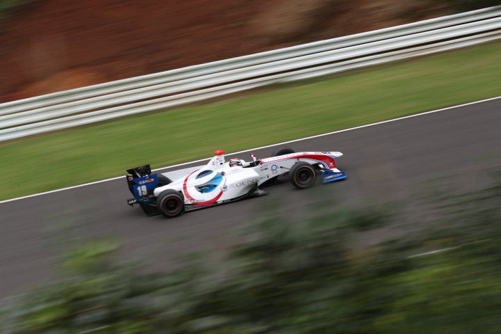 公式予選: ジョアオ・パオロ・デ・オリベイラ（ITOCHU ENEX TEAM IMPUL SF14）