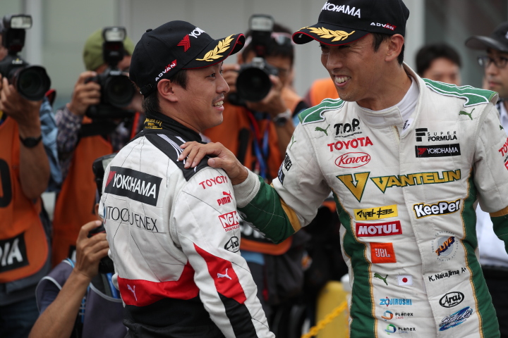 公式予選: ポールポジションを獲得した関口雄飛と予選2位の中嶋一貴