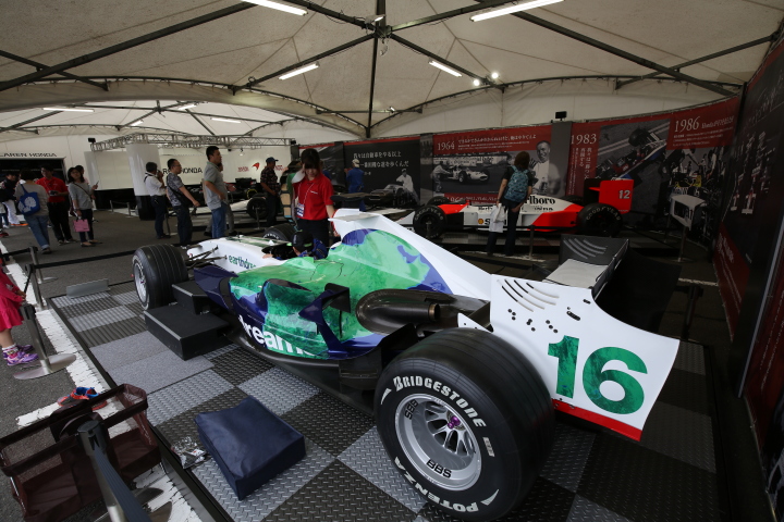 イベント: エンジョイホンダで展示されたF１マシンRA-108