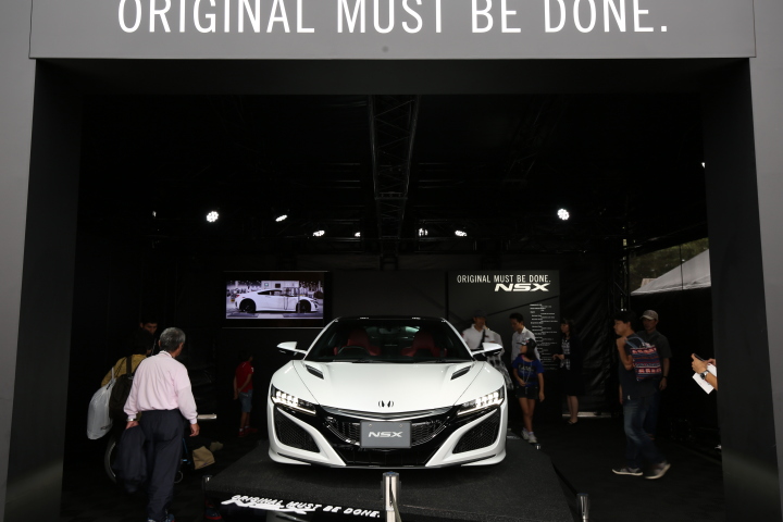 イベント: エンジョイホンダで展示された新型NSX