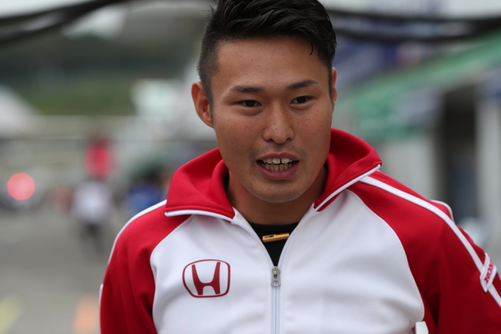 キッズピットウォーク: 塚越広大（REAL RACING）