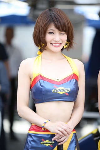 ピットウォーク: レースクイーン