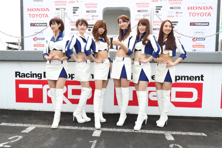 ピットウォーク: レースクイーン