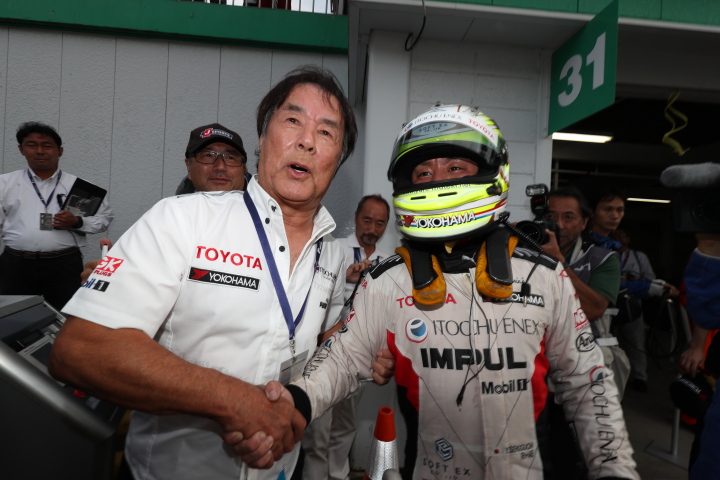 決勝レース: 優勝した関口雄飛と星野一義監督（ITOCHU ENEX TEAM IMPUL）