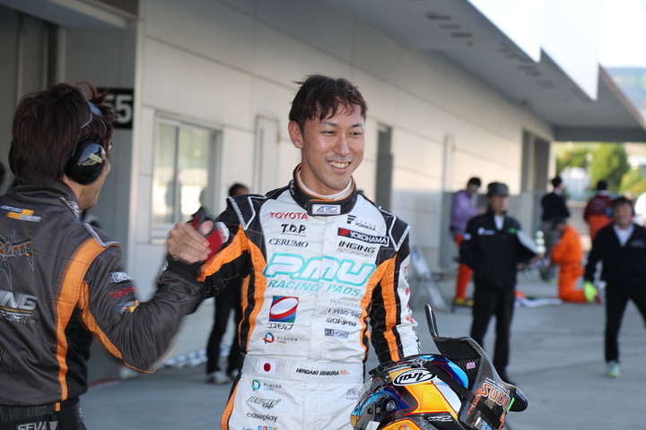 レース1,2ともポールポジションを獲得した石浦宏明（P.MU/CERUMO · INGING）