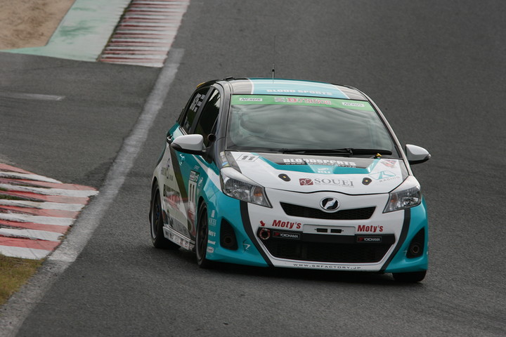 ST-5クラス決勝3位は三木孝浩／板垣裕之／大西隆生組（BLOOD SDPORTS WM☆Vitz）