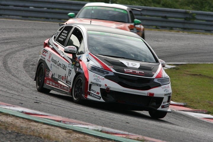 ST-5クラス優勝は古宮正信／松田智也／吉本晶哉組（BRP★J'S RACINGホンダカーズ三重北FIT）