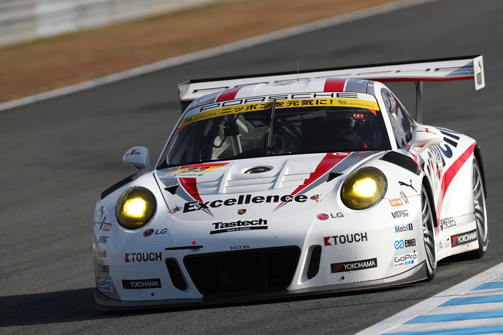 GT300クラス決勝2位は山野直也／ヨルグ・ベルグマイスター組（Excellence Porsche）